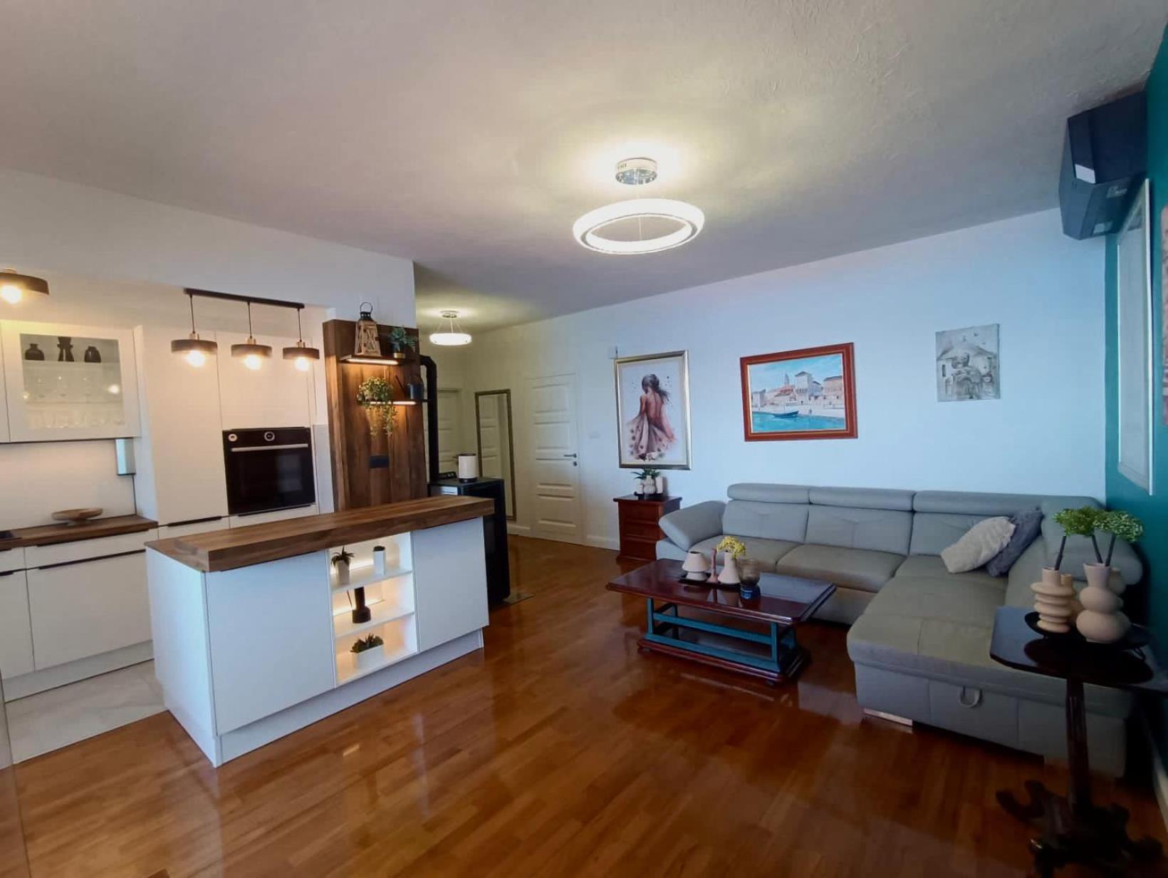 Apartment Spira Puovica โตรกีร์ ภายนอก รูปภาพ
