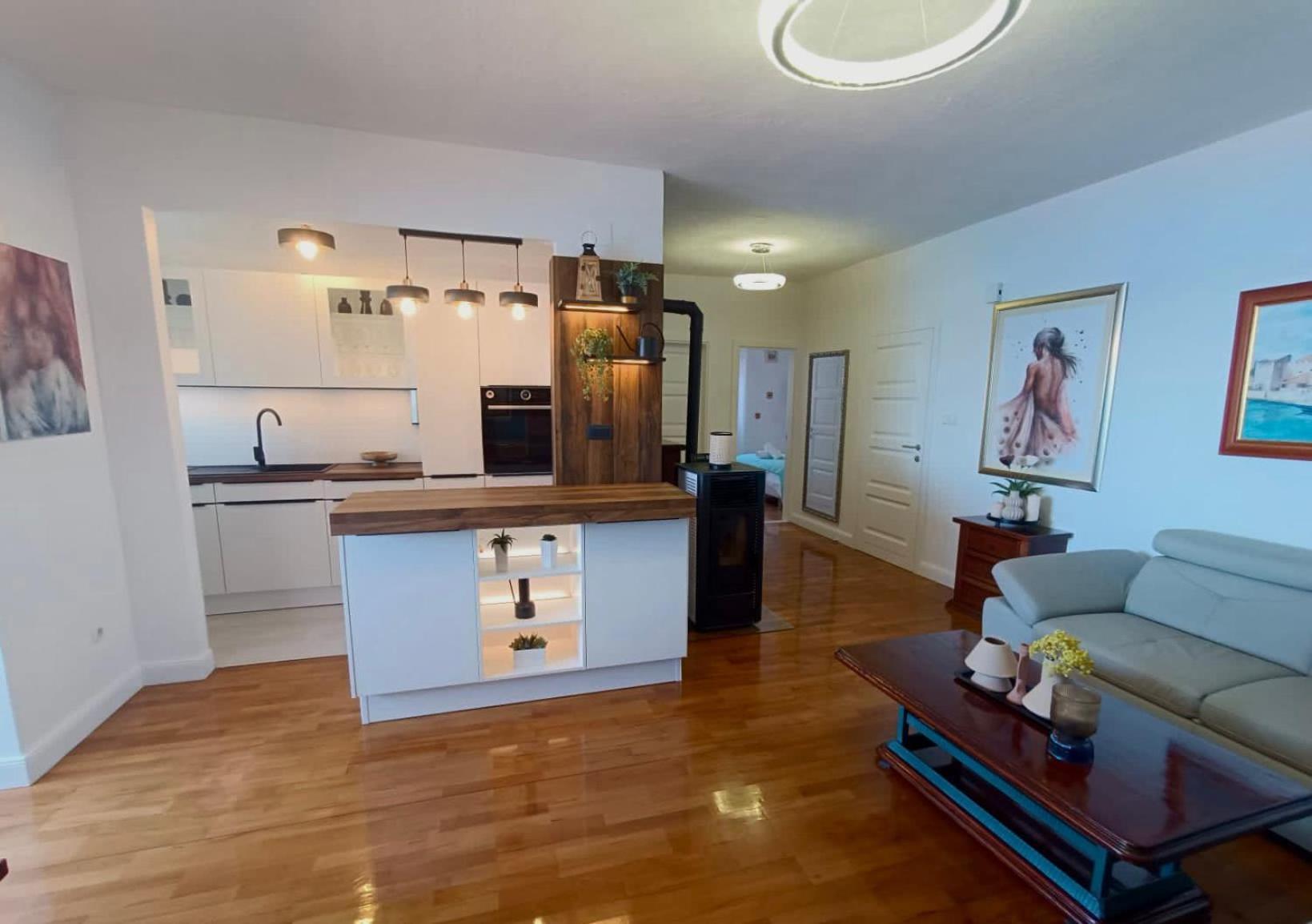 Apartment Spira Puovica โตรกีร์ ภายนอก รูปภาพ