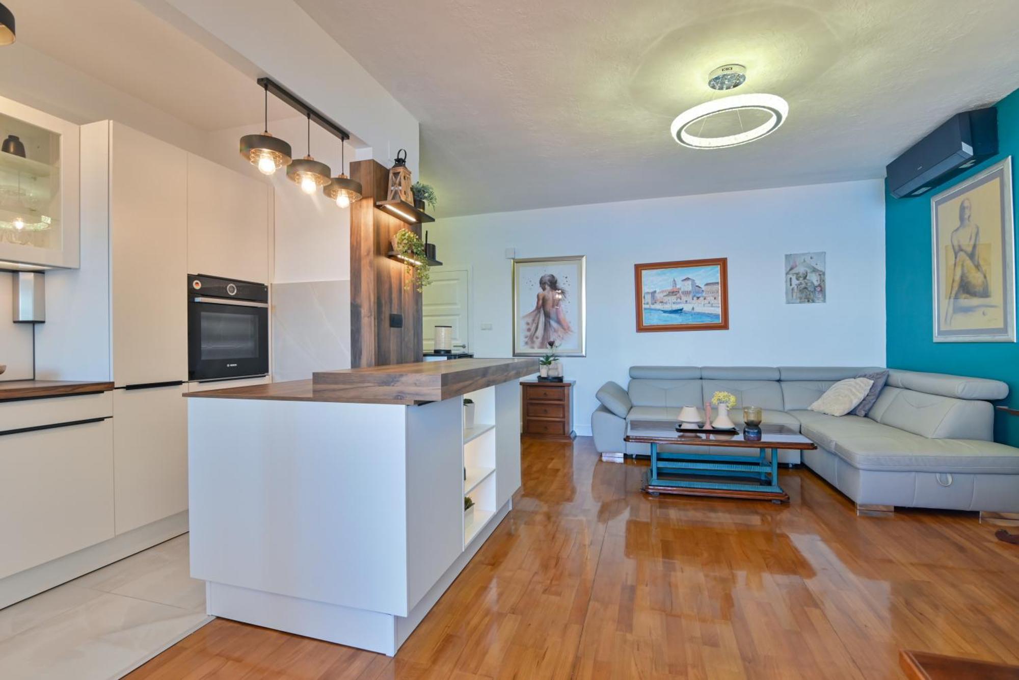 Apartment Spira Puovica โตรกีร์ ภายนอก รูปภาพ