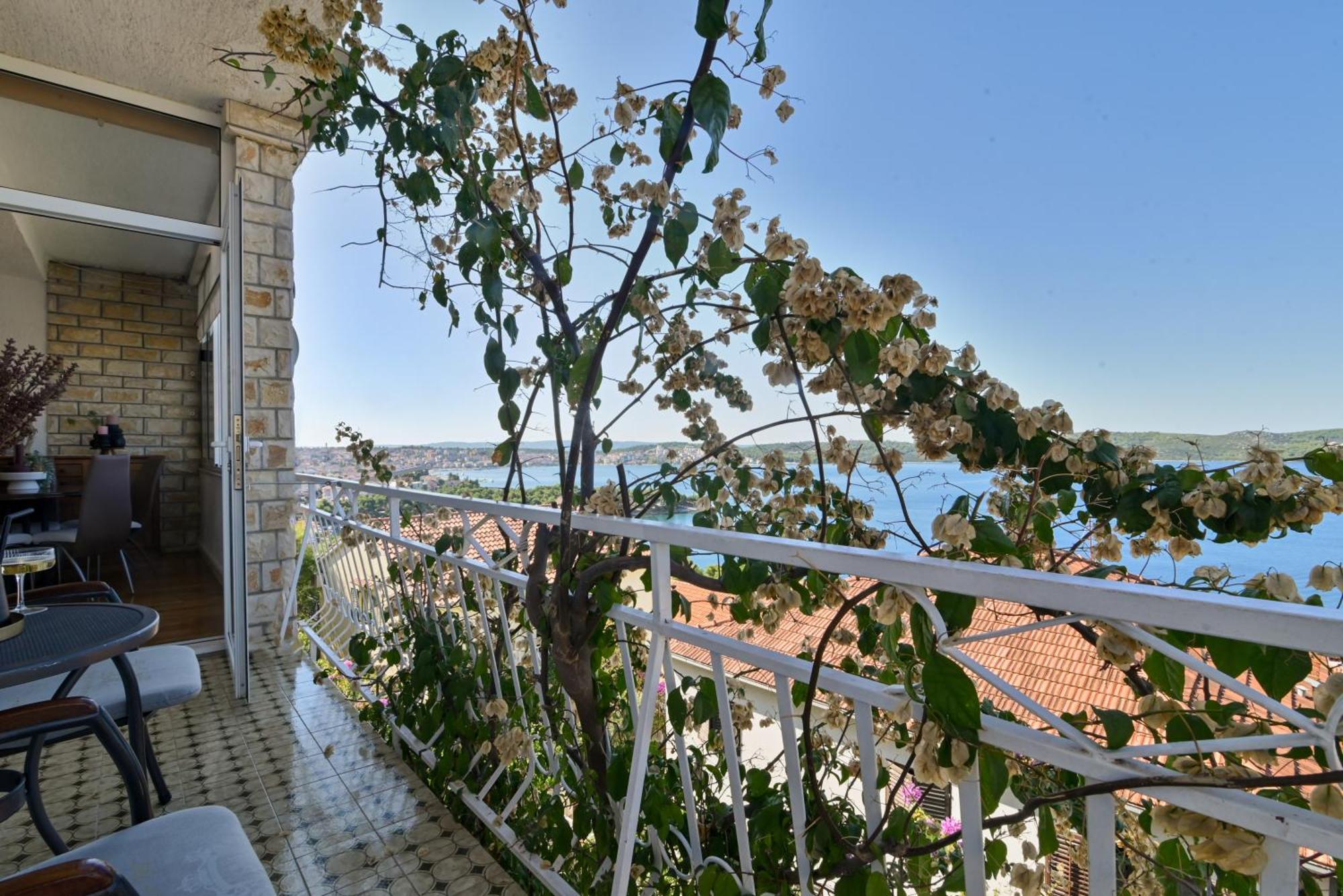 Apartment Spira Puovica โตรกีร์ ภายนอก รูปภาพ