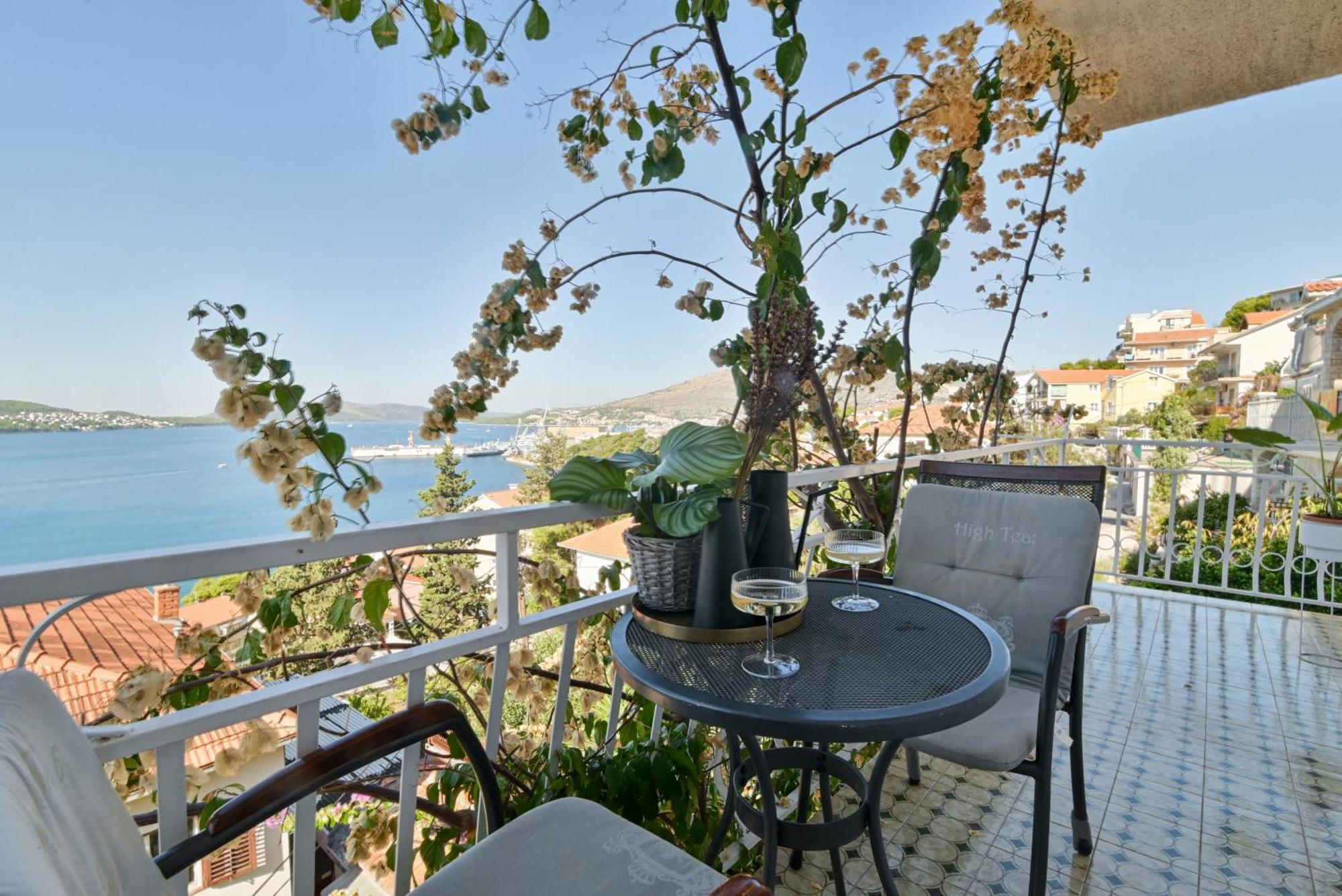 Apartment Spira Puovica โตรกีร์ ภายนอก รูปภาพ