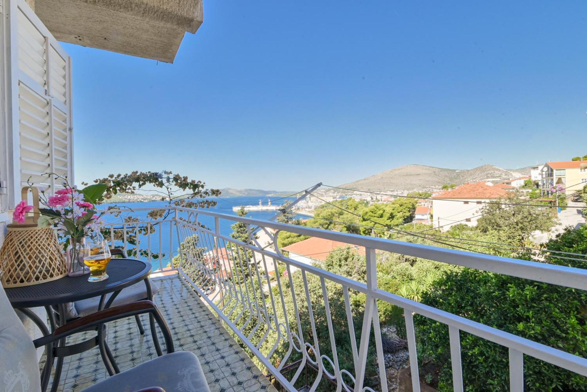 Apartment Spira Puovica โตรกีร์ ภายนอก รูปภาพ