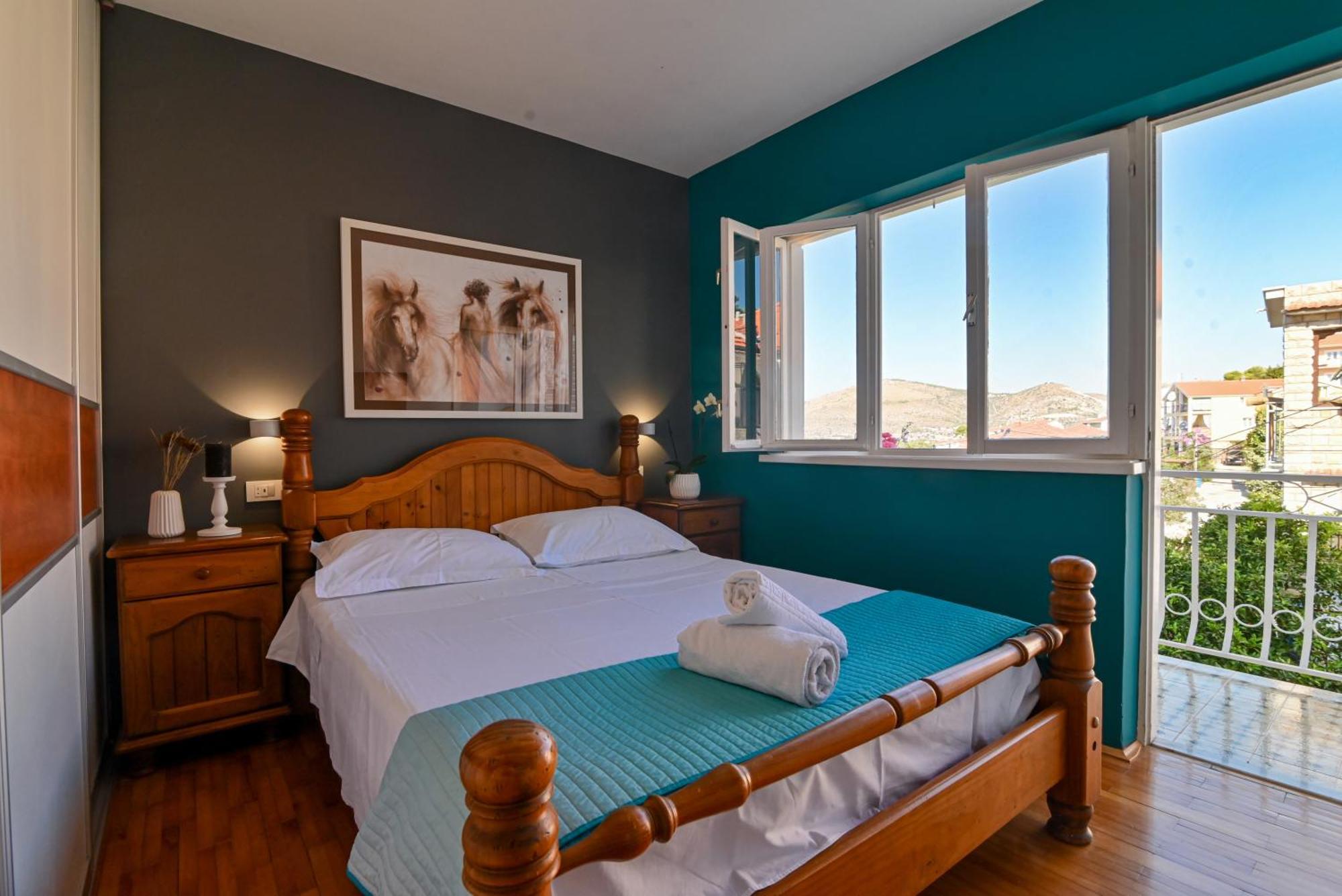 Apartment Spira Puovica โตรกีร์ ภายนอก รูปภาพ