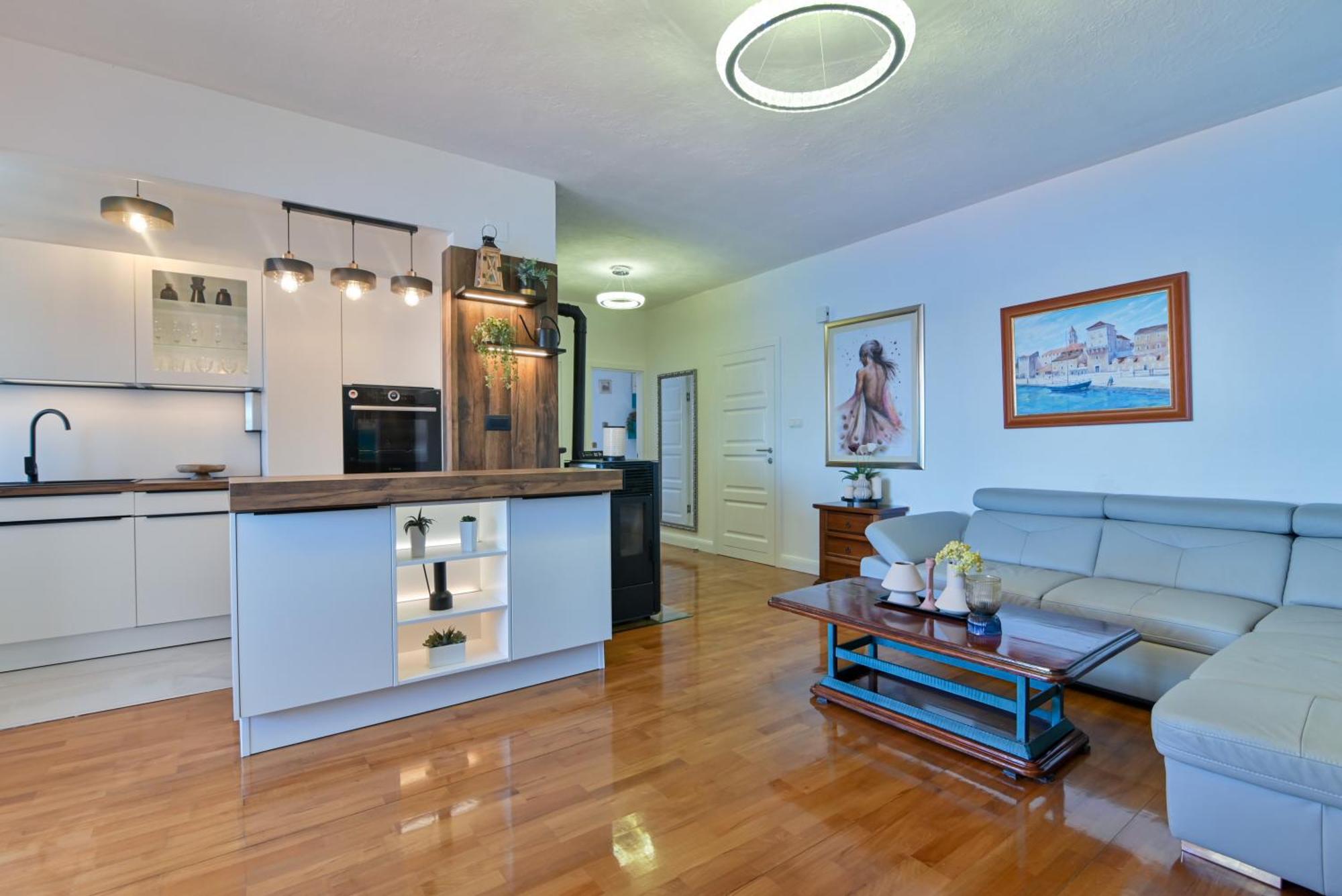Apartment Spira Puovica โตรกีร์ ภายนอก รูปภาพ