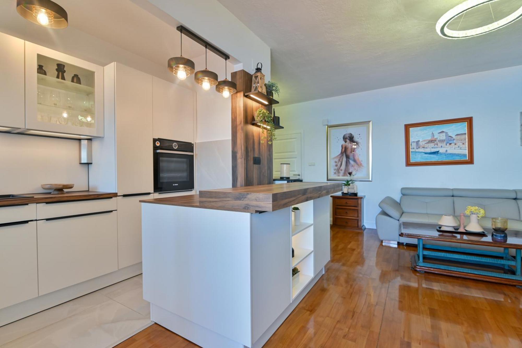 Apartment Spira Puovica โตรกีร์ ภายนอก รูปภาพ